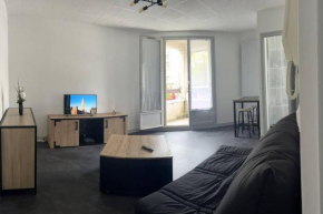 Au calme Proche centre ville, jardin et commodités